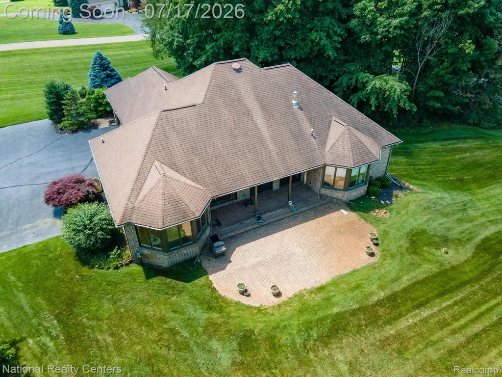 1021 Valleyview Drive Orion Charter Township MI 48348
