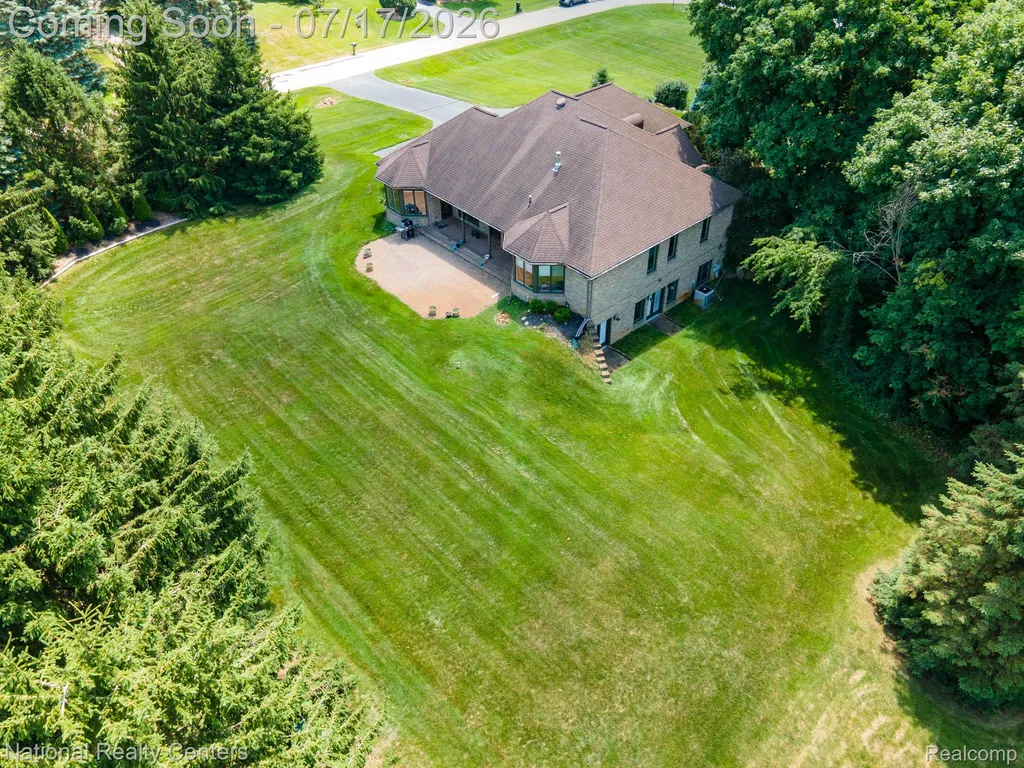 1021 Valleyview Drive Orion Charter Township MI 48348