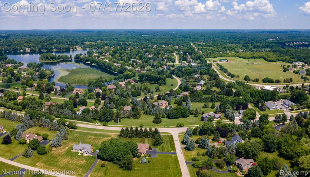1021 Valleyview Drive Orion Charter Township MI 48348