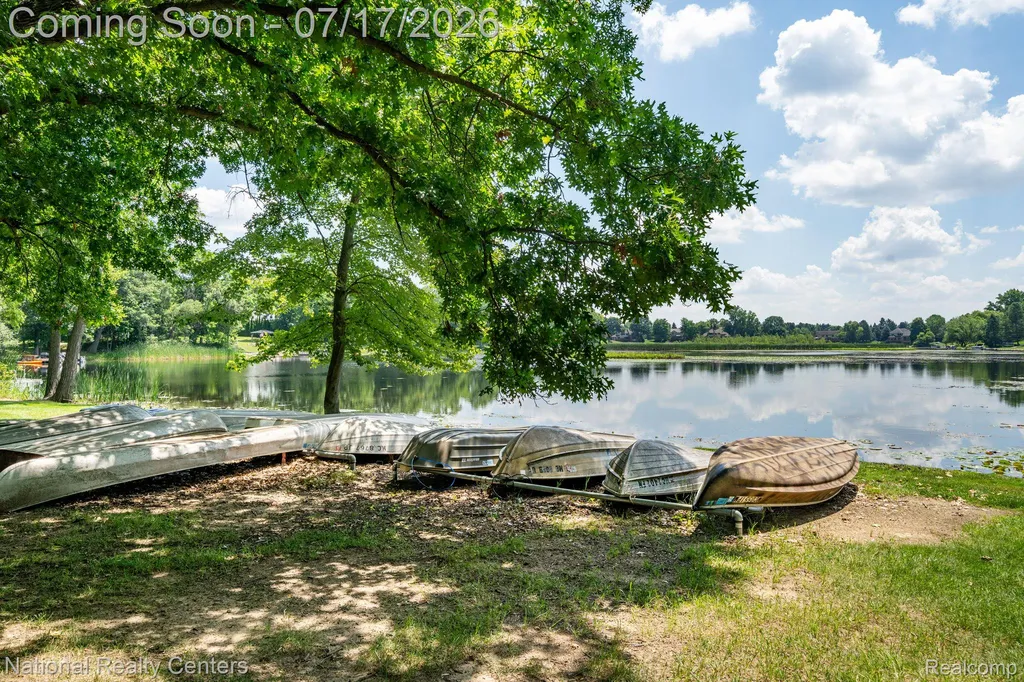 1021 Valleyview Drive Orion Charter Township MI 48348