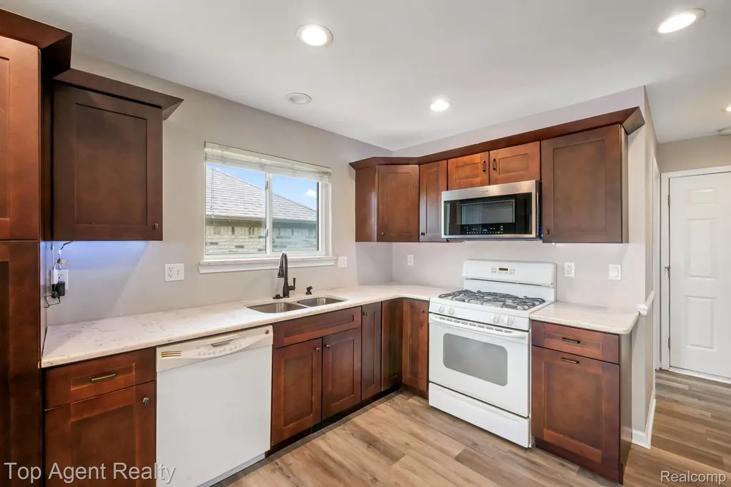 52806 Muirfield Drive Chesterfield Township MI 48051