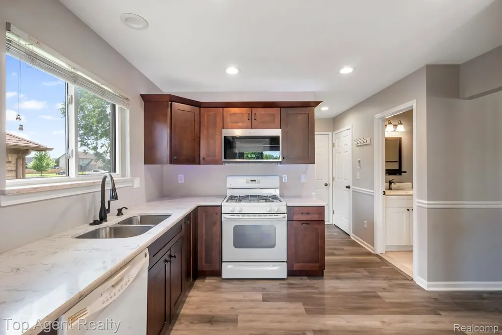 52806 Muirfield Drive Chesterfield Township MI 48051