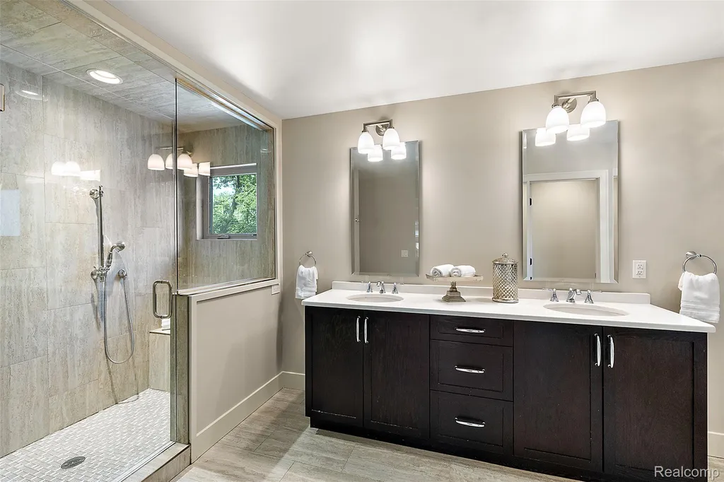 1708 Humphrey Avenue Birmingham City MI 48009