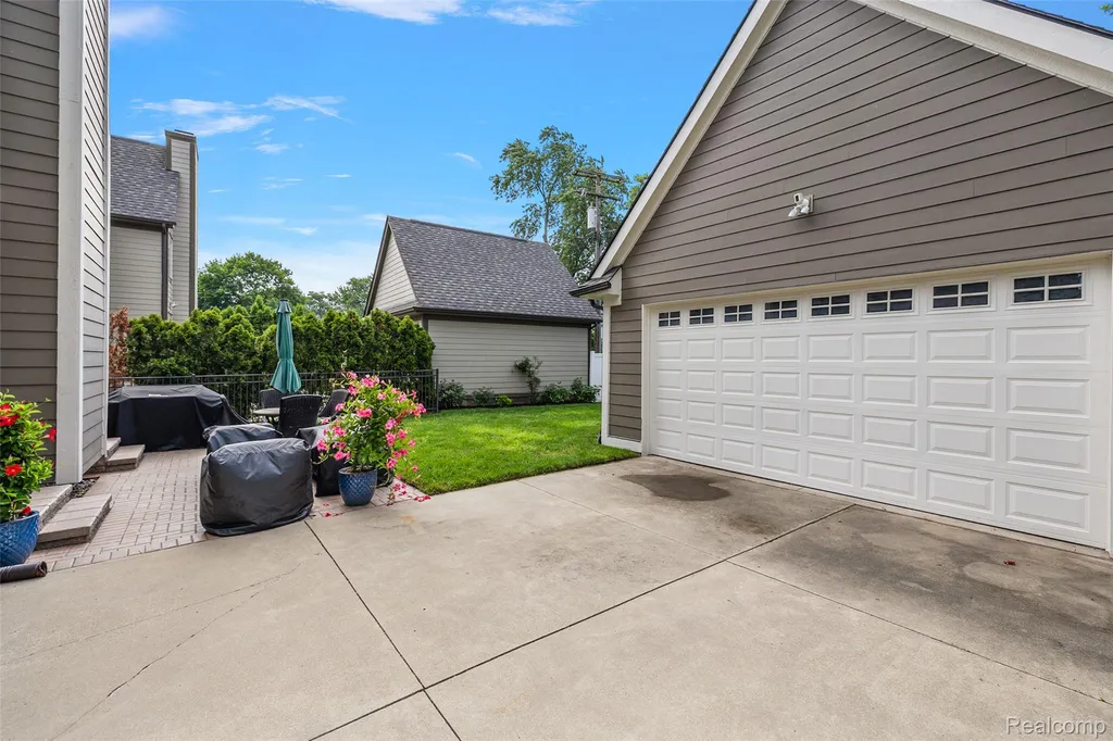 1708 Humphrey Avenue Birmingham City MI 48009