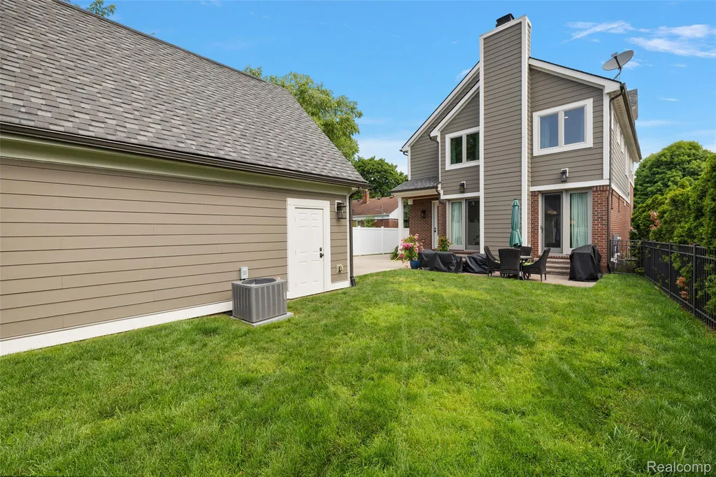 1708 Humphrey Avenue Birmingham City MI 48009