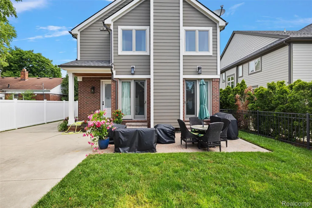 1708 Humphrey Avenue Birmingham City MI 48009
