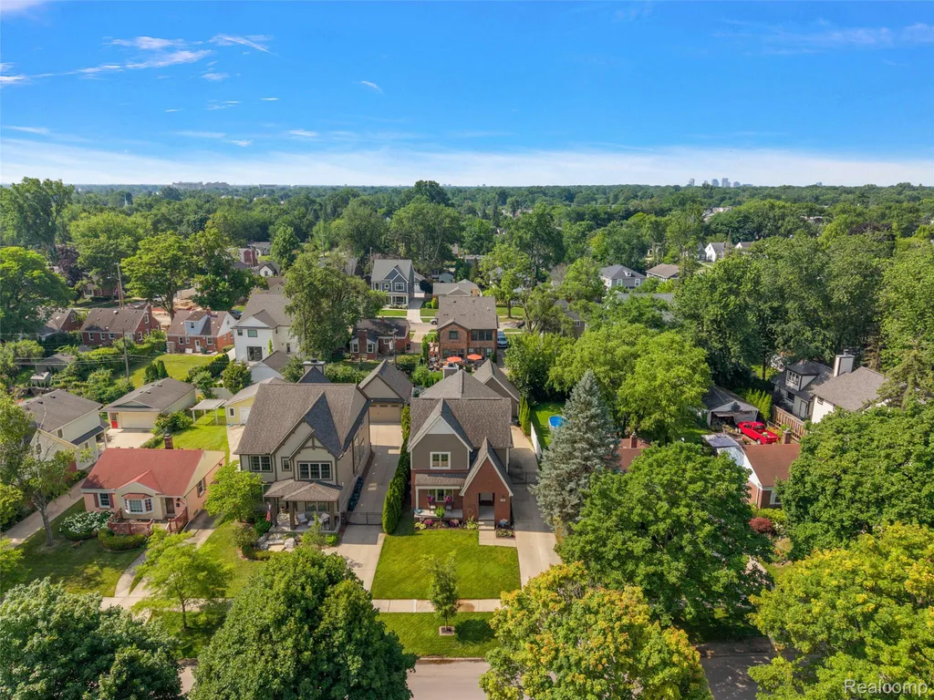 1708 Humphrey Avenue Birmingham City MI 48009