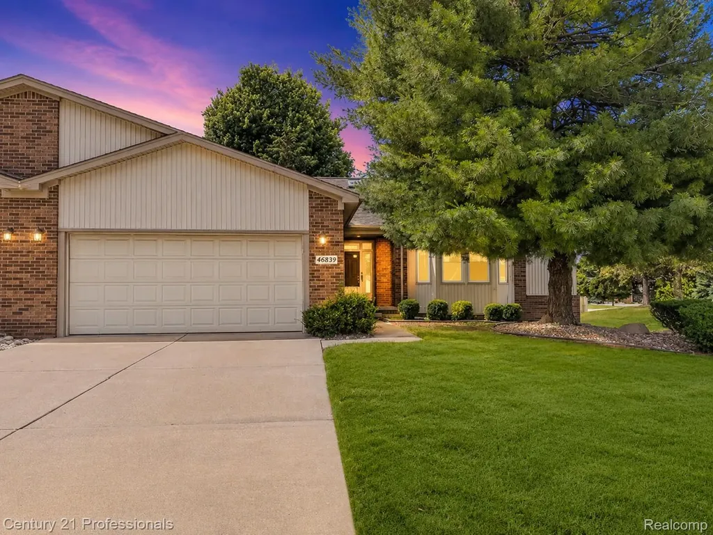 46839 Scotch Pine Lane Macomb Township MI 48042