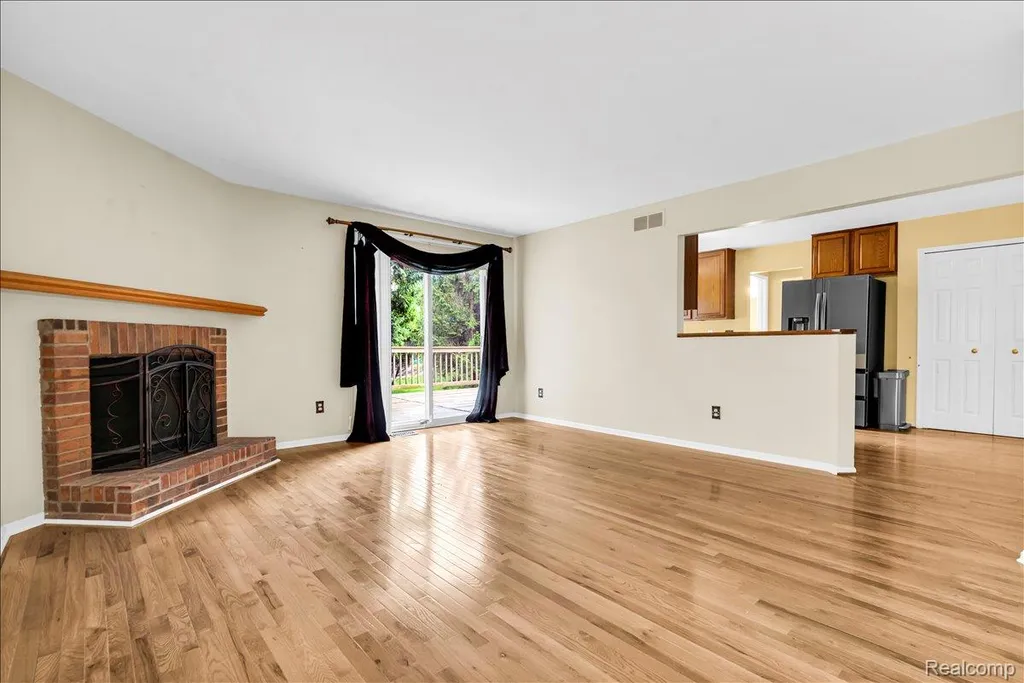 34903 Pennington Drive Farmington Hills City MI 48335