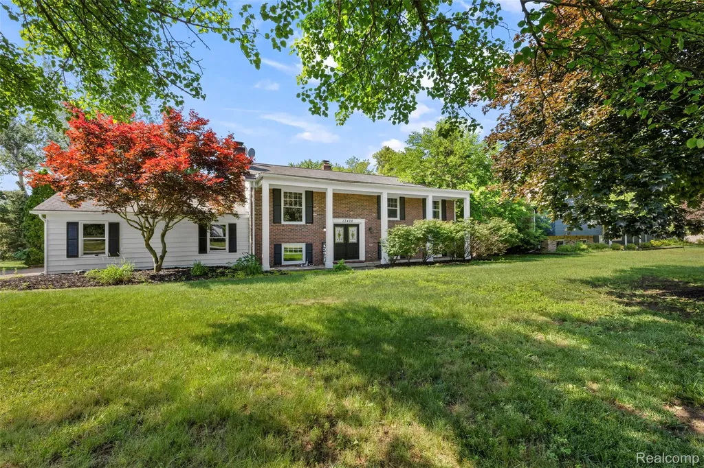13428 Sequoia Lane Green Oak Township MI 48178