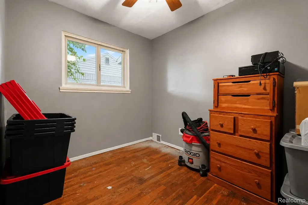 1366 Windham Street Westland City MI 48186