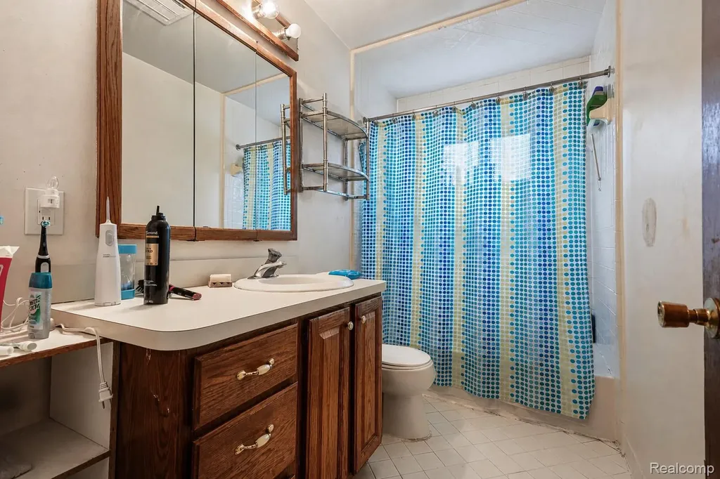 1366 Windham Street Westland City MI 48186