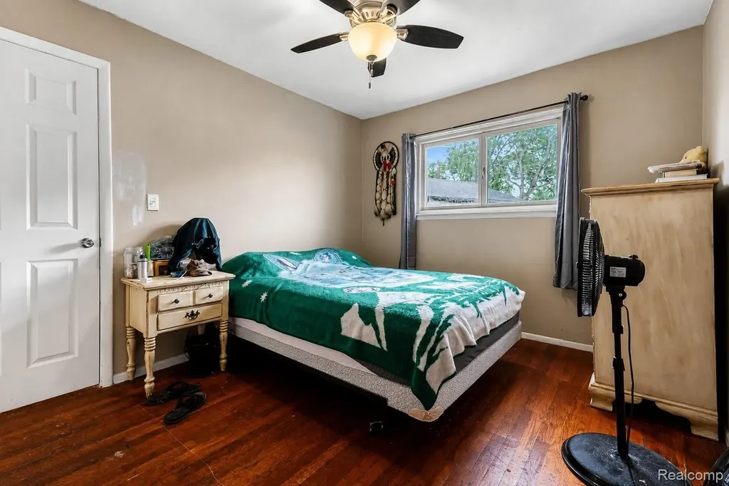 1366 Windham Street Westland City MI 48186