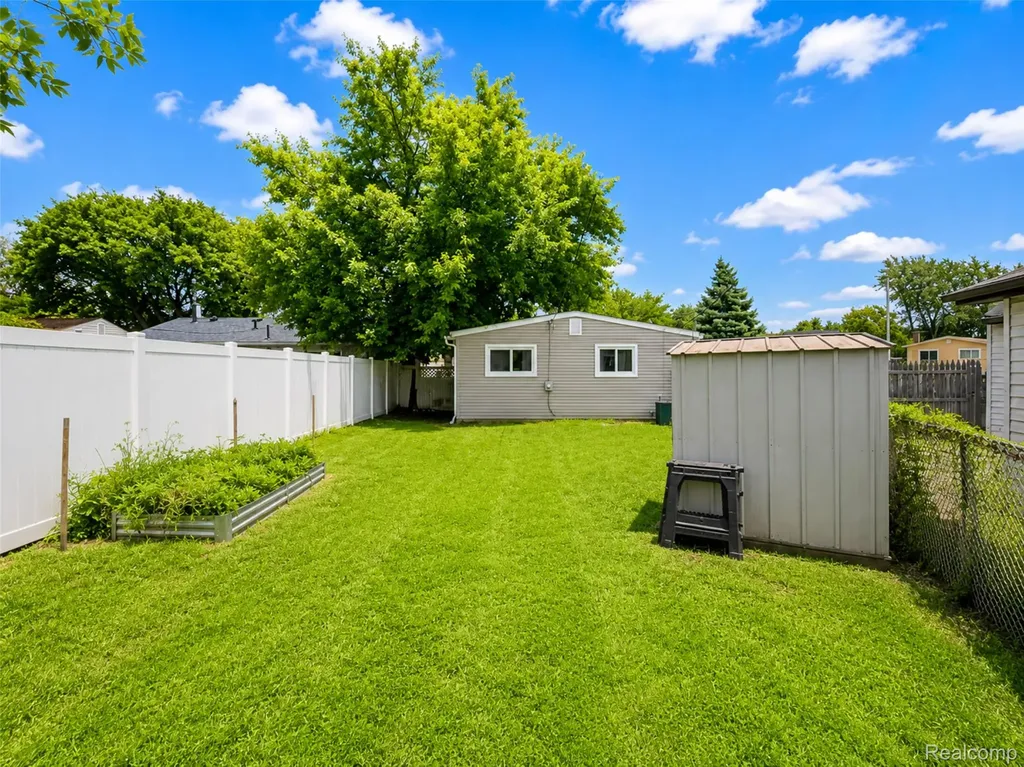 1366 Windham Street Westland City MI 48186