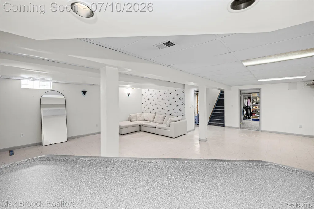 2000 Matthew Street Commerce Charter Township MI 48390