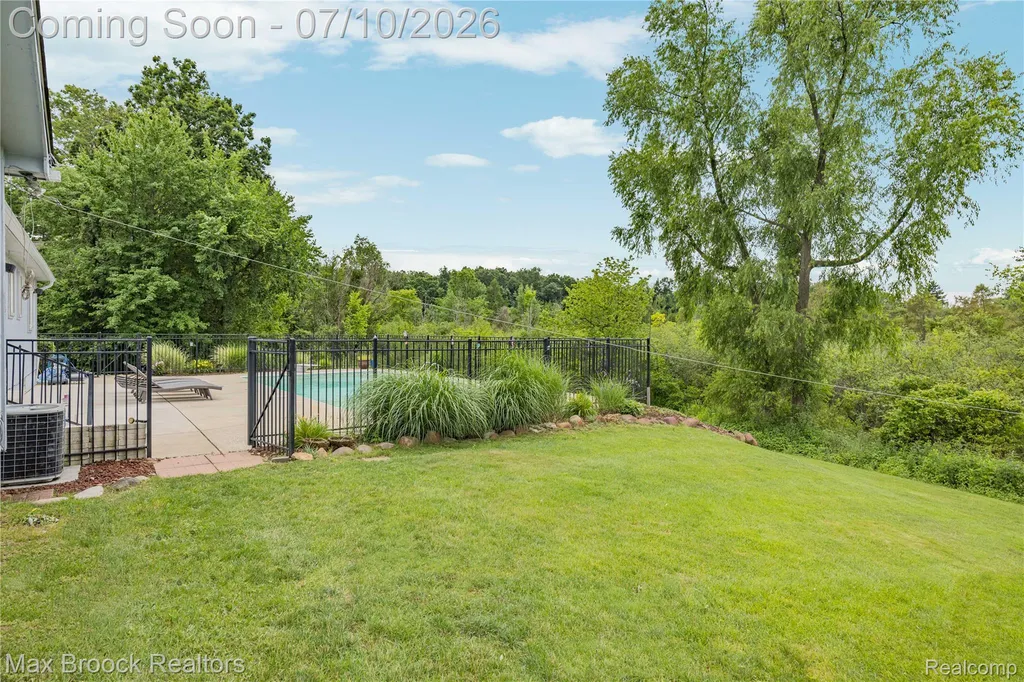 2000 Matthew Street Commerce Charter Township MI 48390