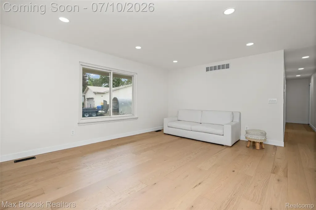 2000 Matthew Street Commerce Charter Township MI 48390