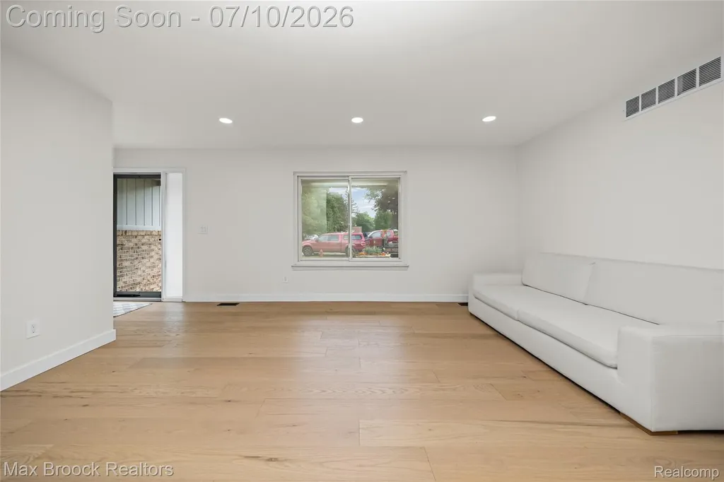 2000 Matthew Street Commerce Charter Township MI 48390