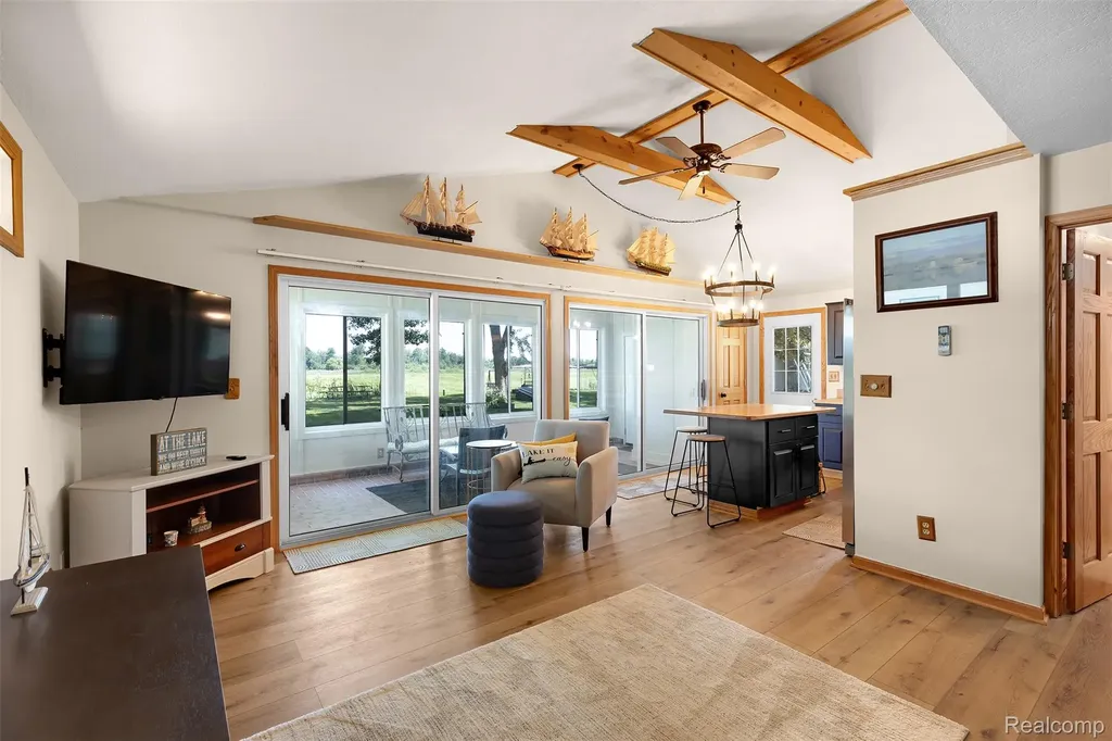 5423 Oakridge Drive Tobacco Township MI 48612