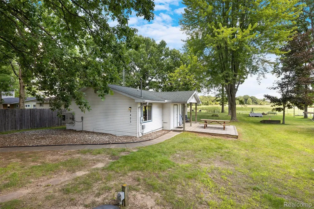 5423 Oakridge Drive Tobacco Township MI 48612