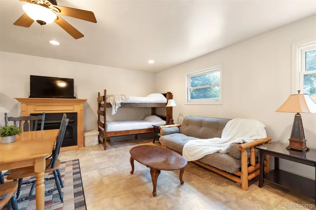 5423 Oakridge Drive Tobacco Township MI 48612