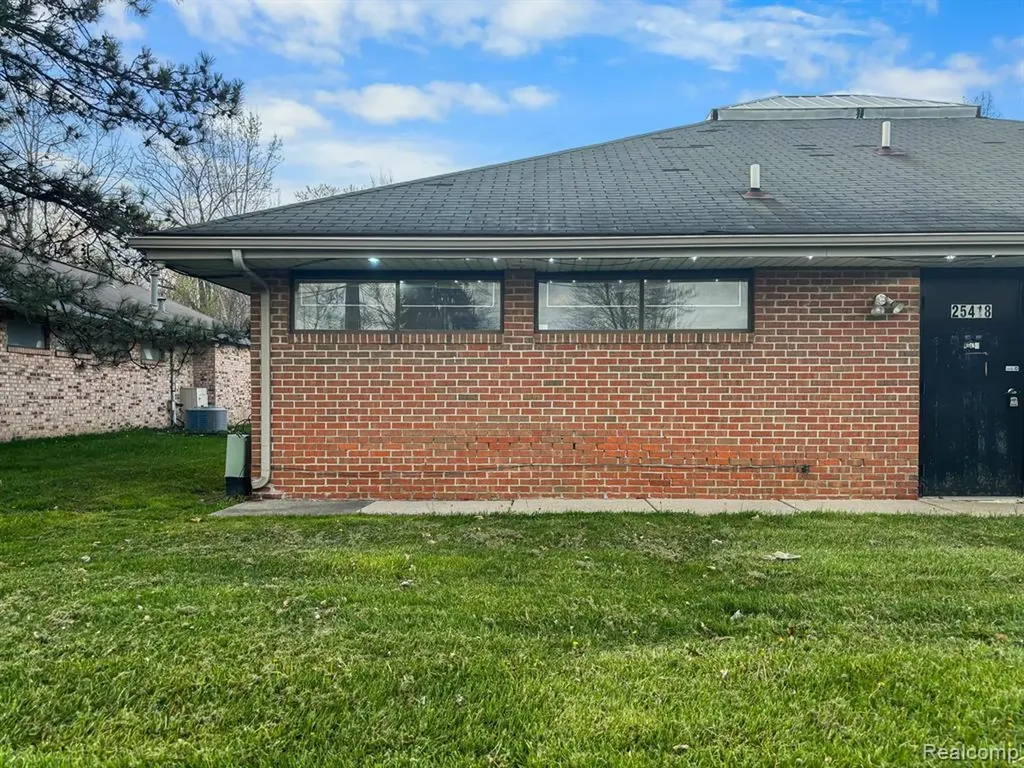 25418 Goddard Road Taylor City MI 48180