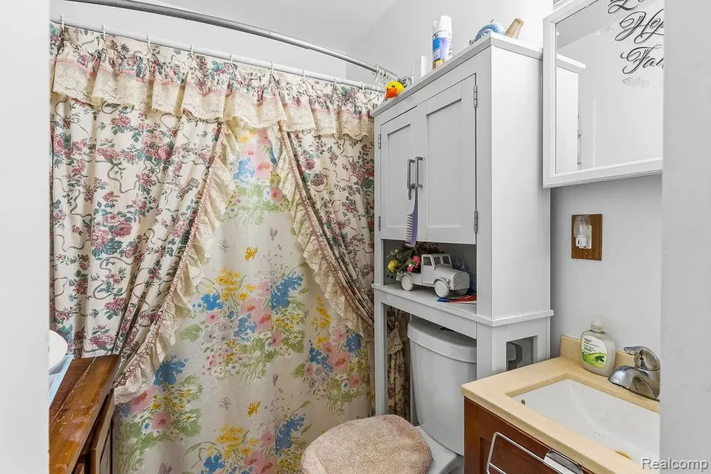 6479 Nightingale Drive Genesee Charter Township MI 48506