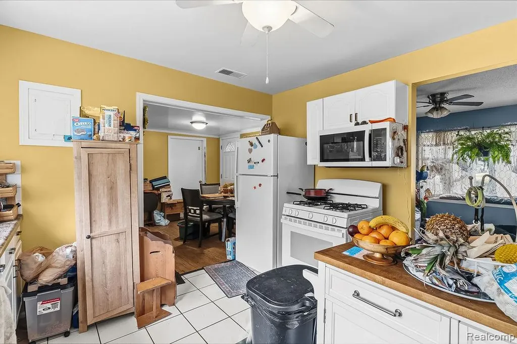 6479 Nightingale Drive Genesee Charter Township MI 48506