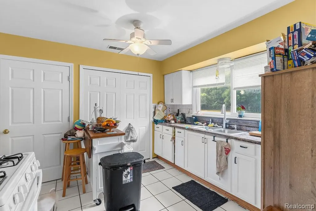 6479 Nightingale Drive Genesee Charter Township MI 48506