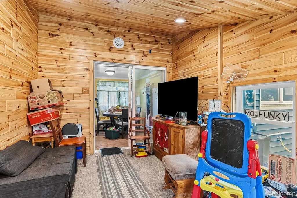 6479 Nightingale Drive Genesee Charter Township MI 48506
