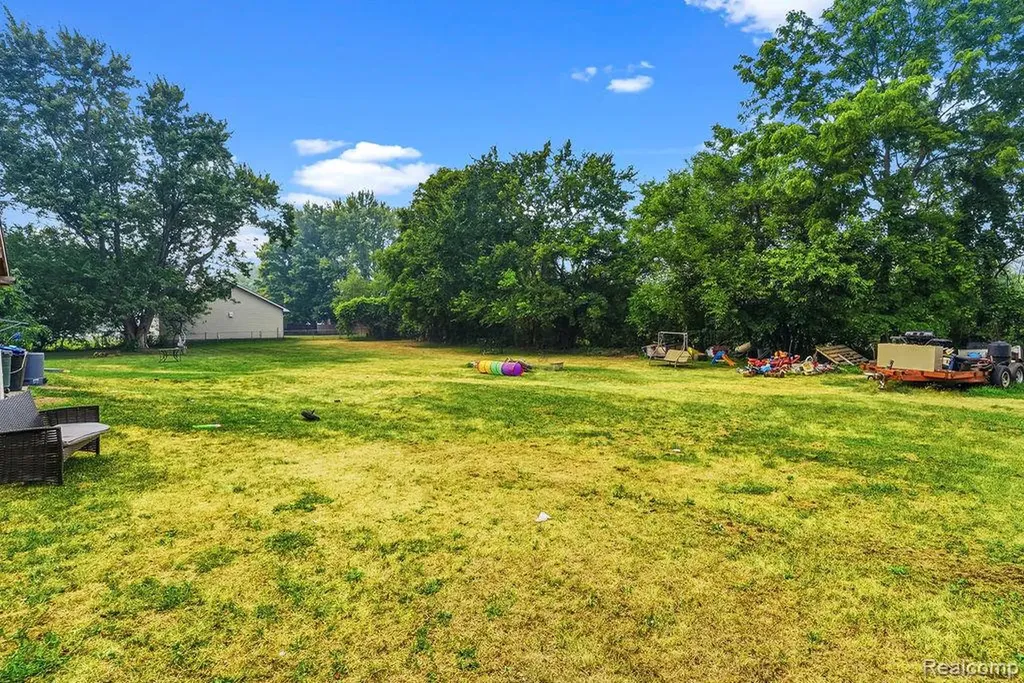 6479 Nightingale Drive Genesee Charter Township MI 48506