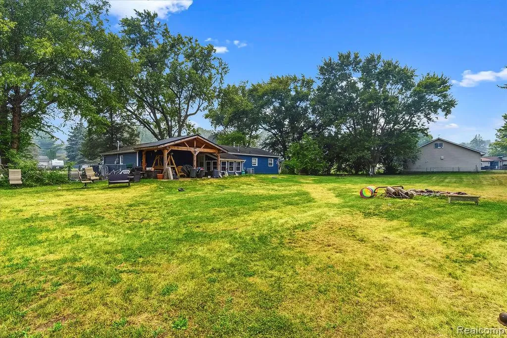6479 Nightingale Drive Genesee Charter Township MI 48506