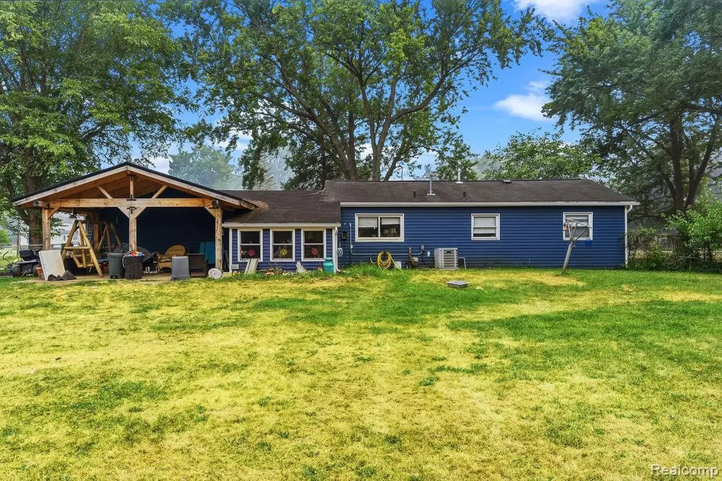 6479 Nightingale Drive Genesee Charter Township MI 48506