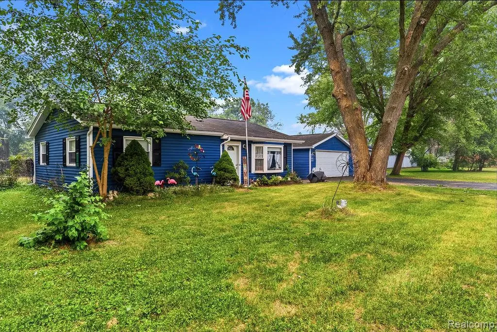 6479 Nightingale Drive Genesee Charter Township MI 48506