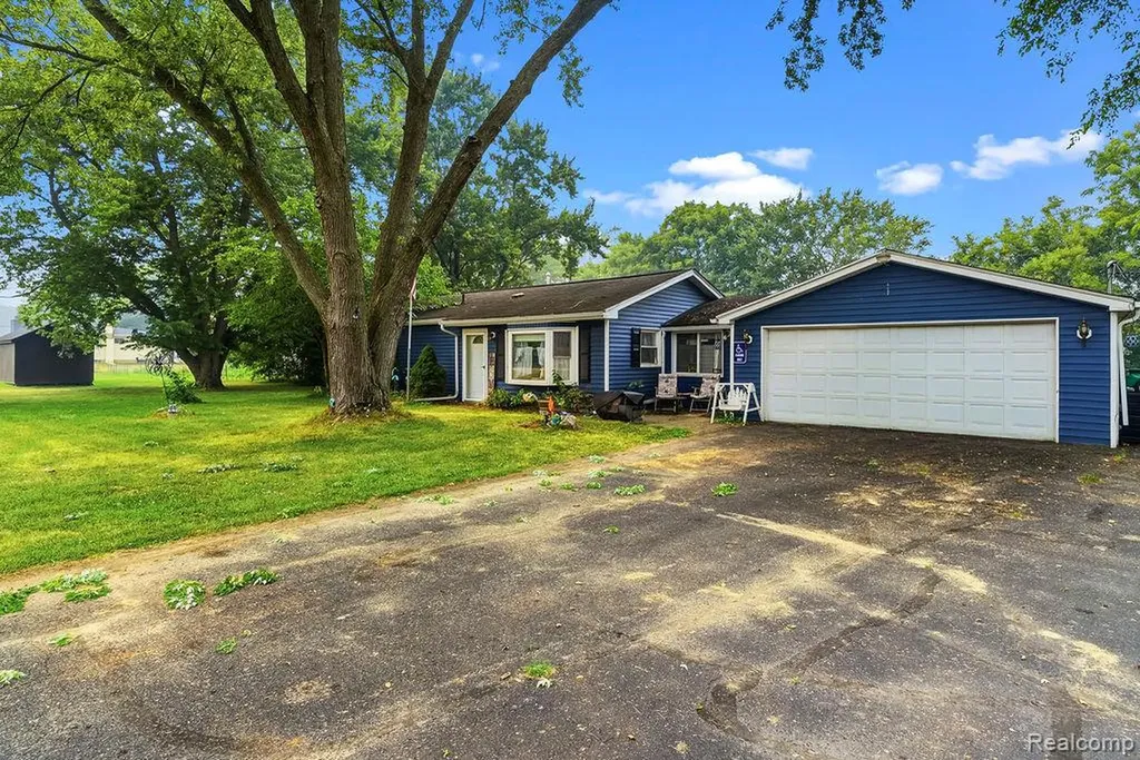 6479 Nightingale Drive Genesee Charter Township MI 48506