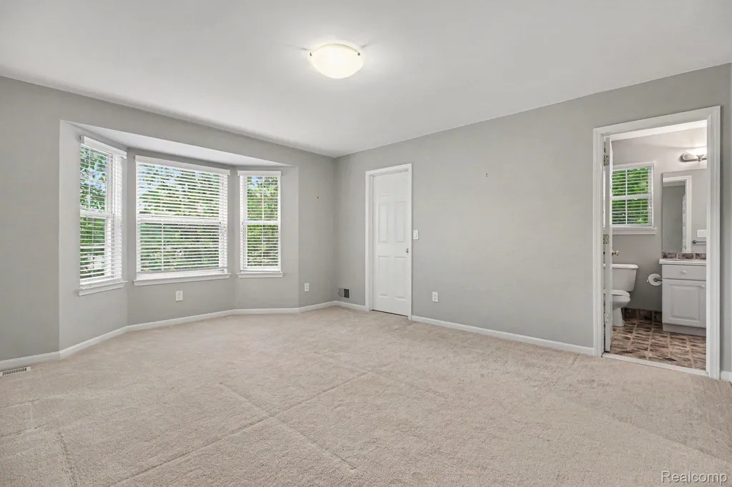 6573 Summit Ridge Independence Charter Township MI 48346