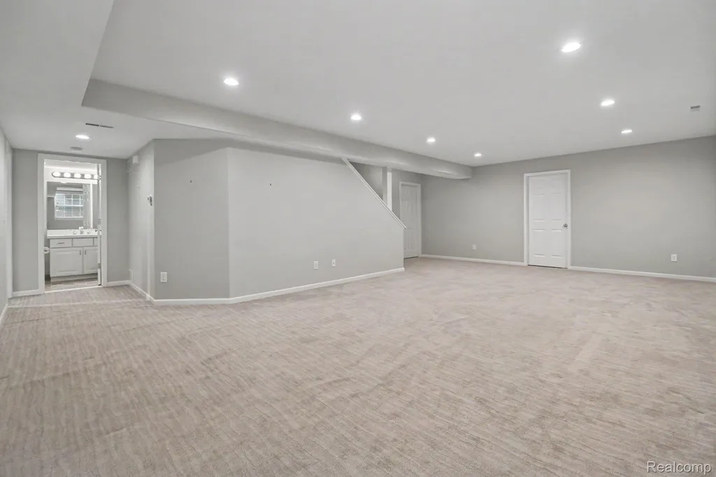 6573 Summit Ridge Independence Charter Township MI 48346