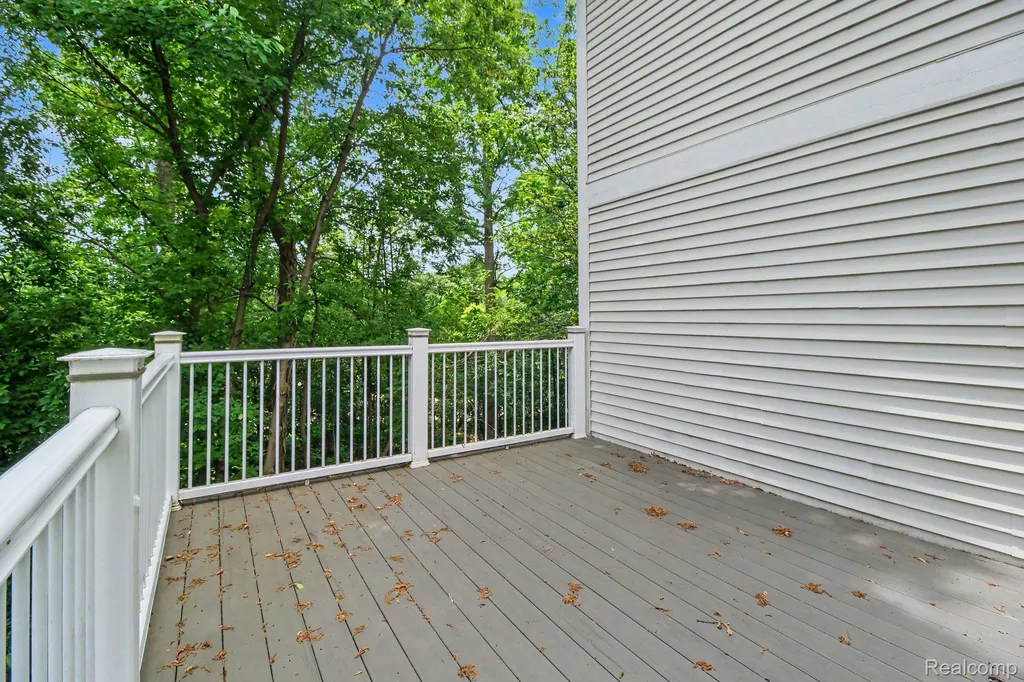6573 Summit Ridge Independence Charter Township MI 48346