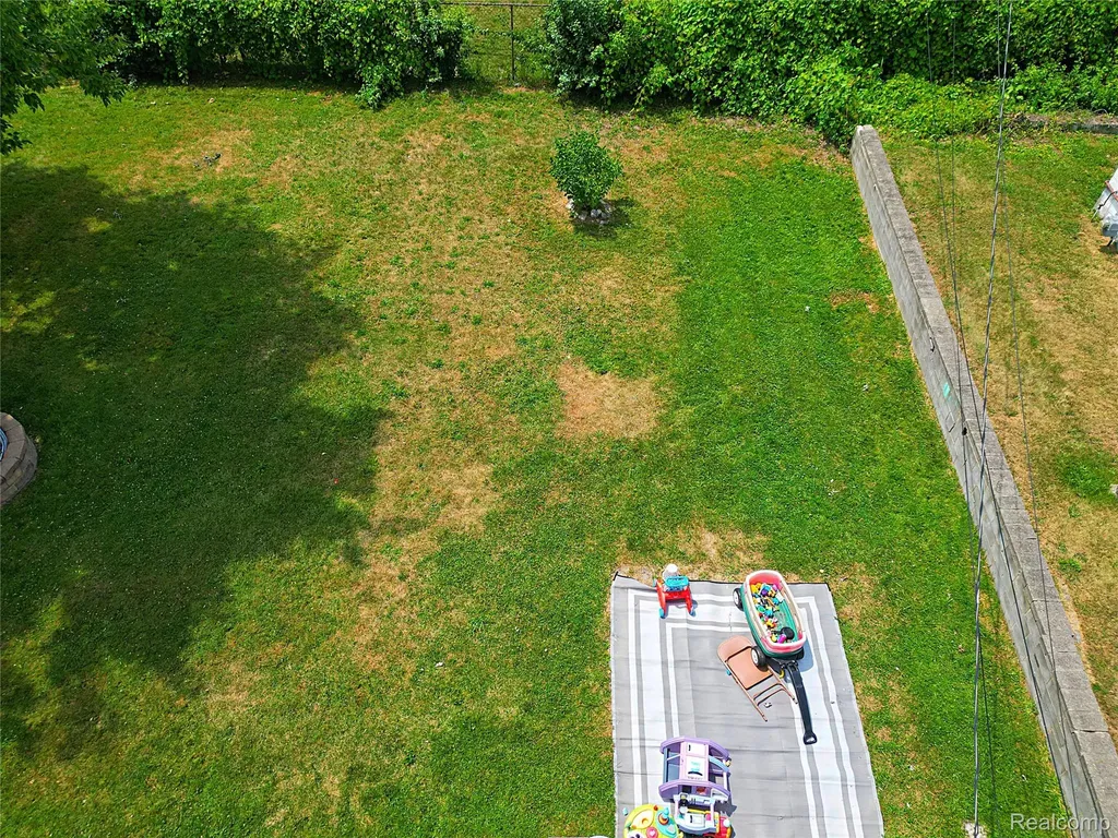8411 N Middlebelt Road Westland City MI 48185