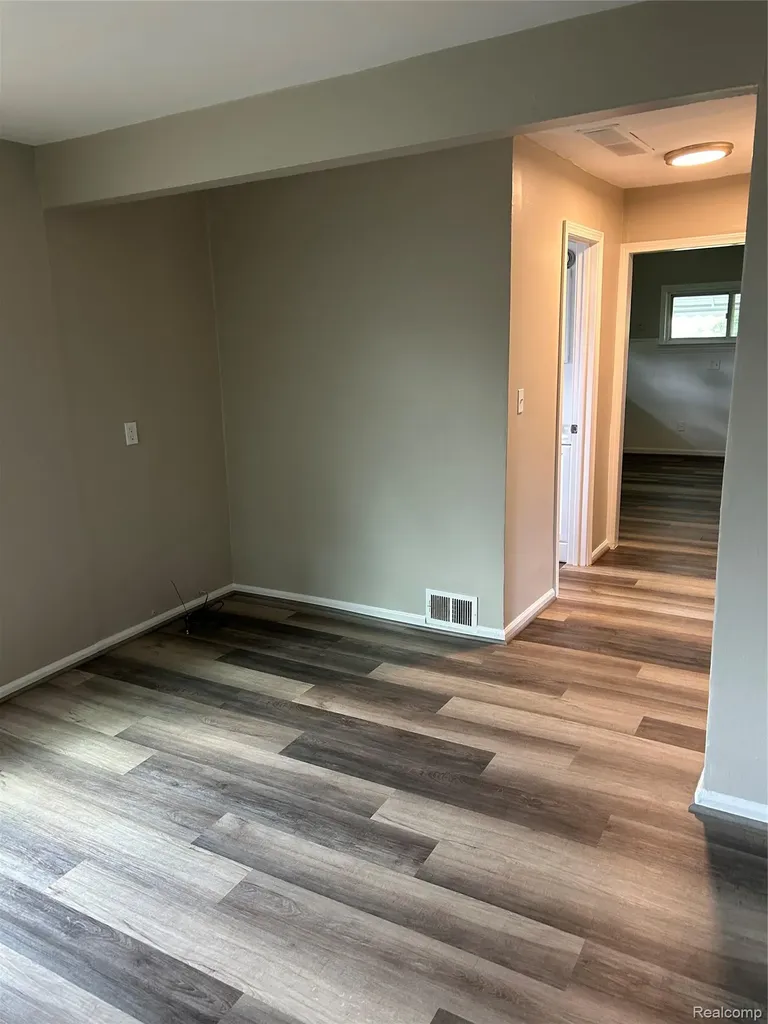 8411 N Middlebelt Road Westland City MI 48185