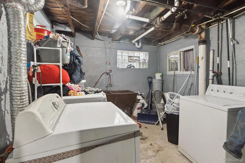 2333/2335 Ferris Street Detroit City MI 48209