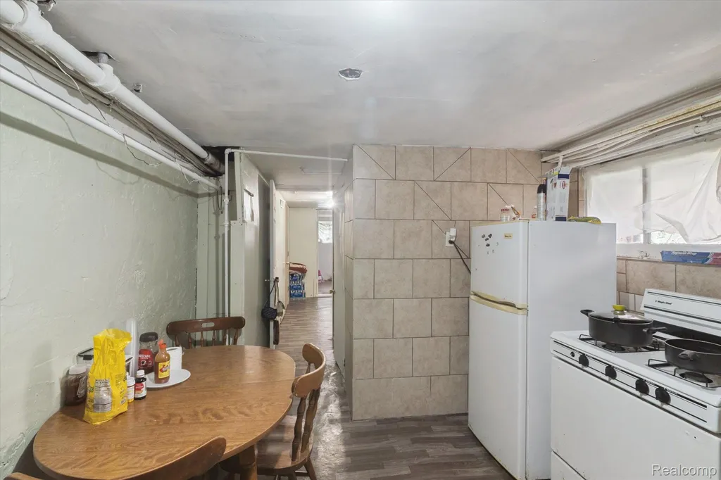 2333/2335 Ferris Street Detroit City MI 48209