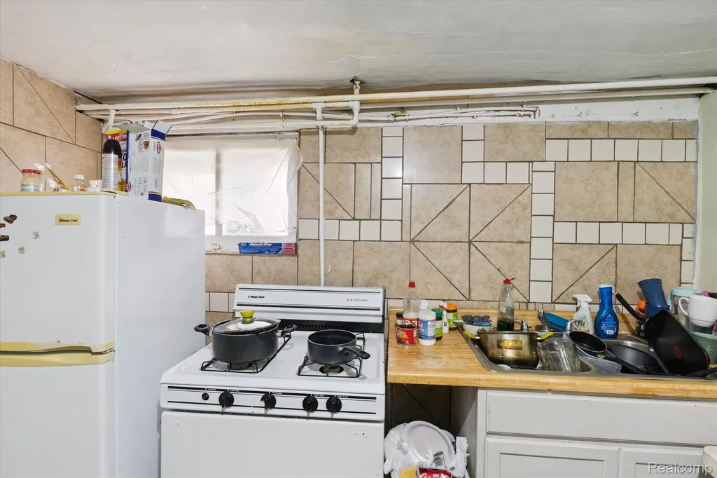 2333/2335 Ferris Street Detroit City MI 48209