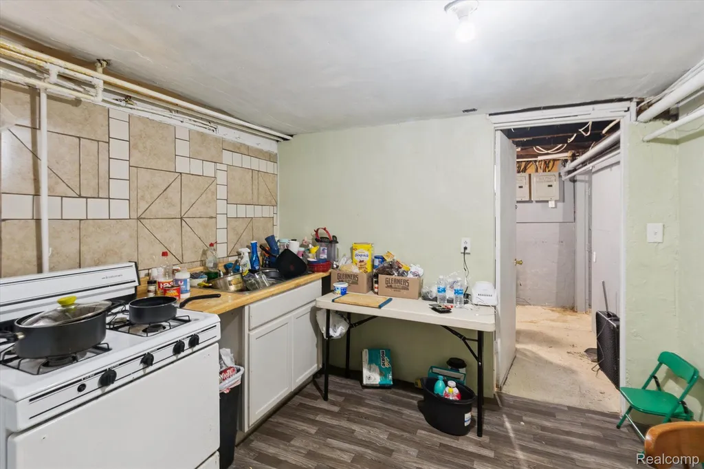 2333/2335 Ferris Street Detroit City MI 48209