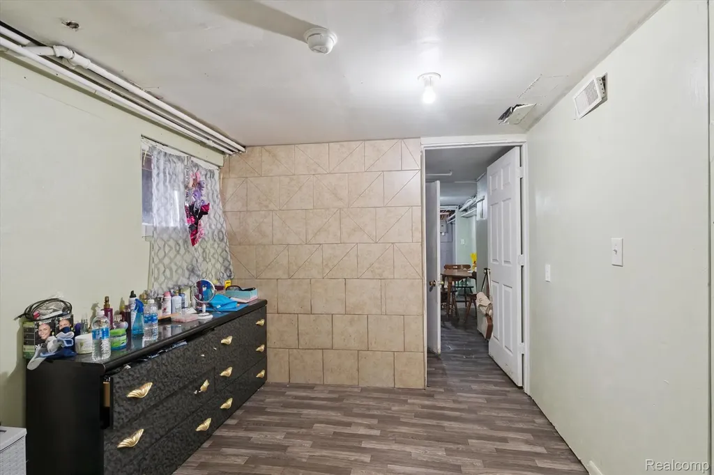 2333/2335 Ferris Street Detroit City MI 48209