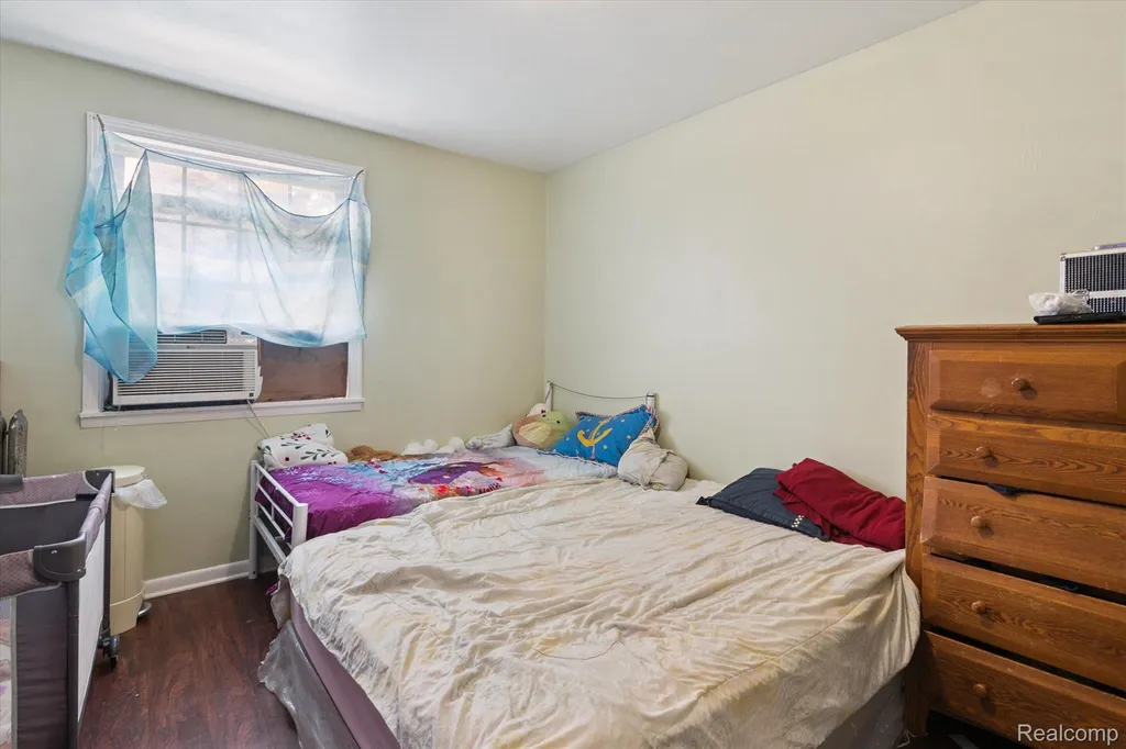2333/2335 Ferris Street Detroit City MI 48209