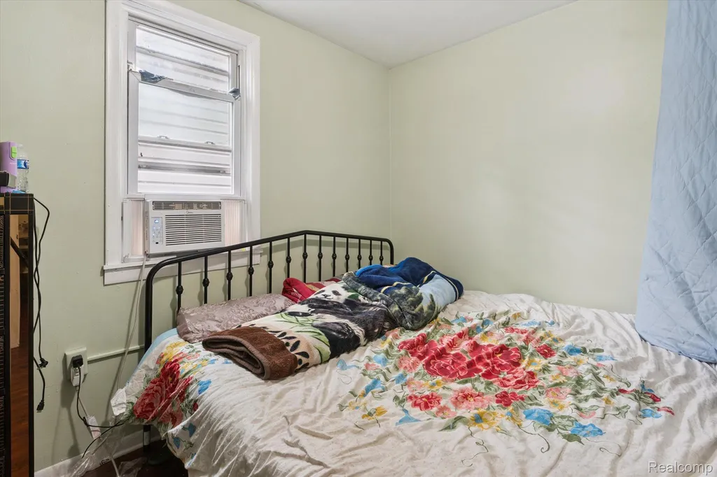 2333/2335 Ferris Street Detroit City MI 48209