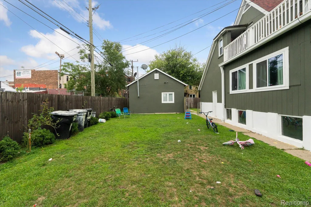 2333/2335 Ferris Street Detroit City MI 48209