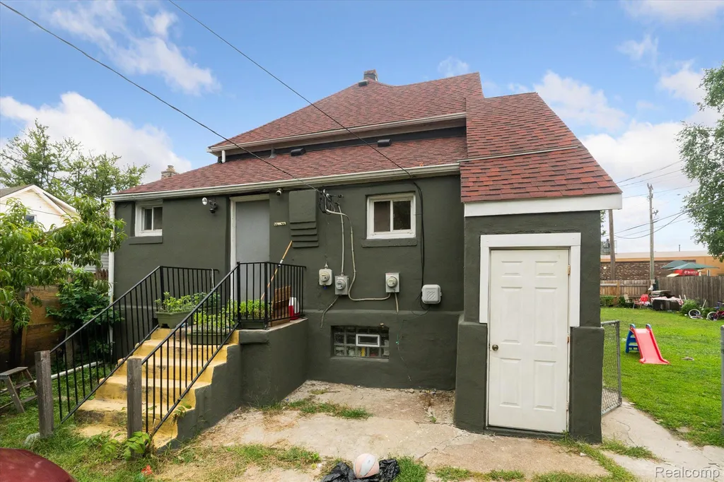 2333/2335 Ferris Street Detroit City MI 48209