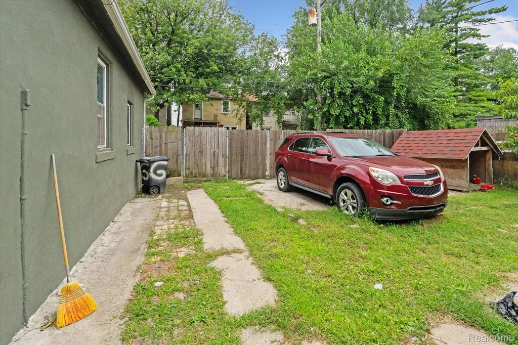 2333/2335 Ferris Street Detroit City MI 48209